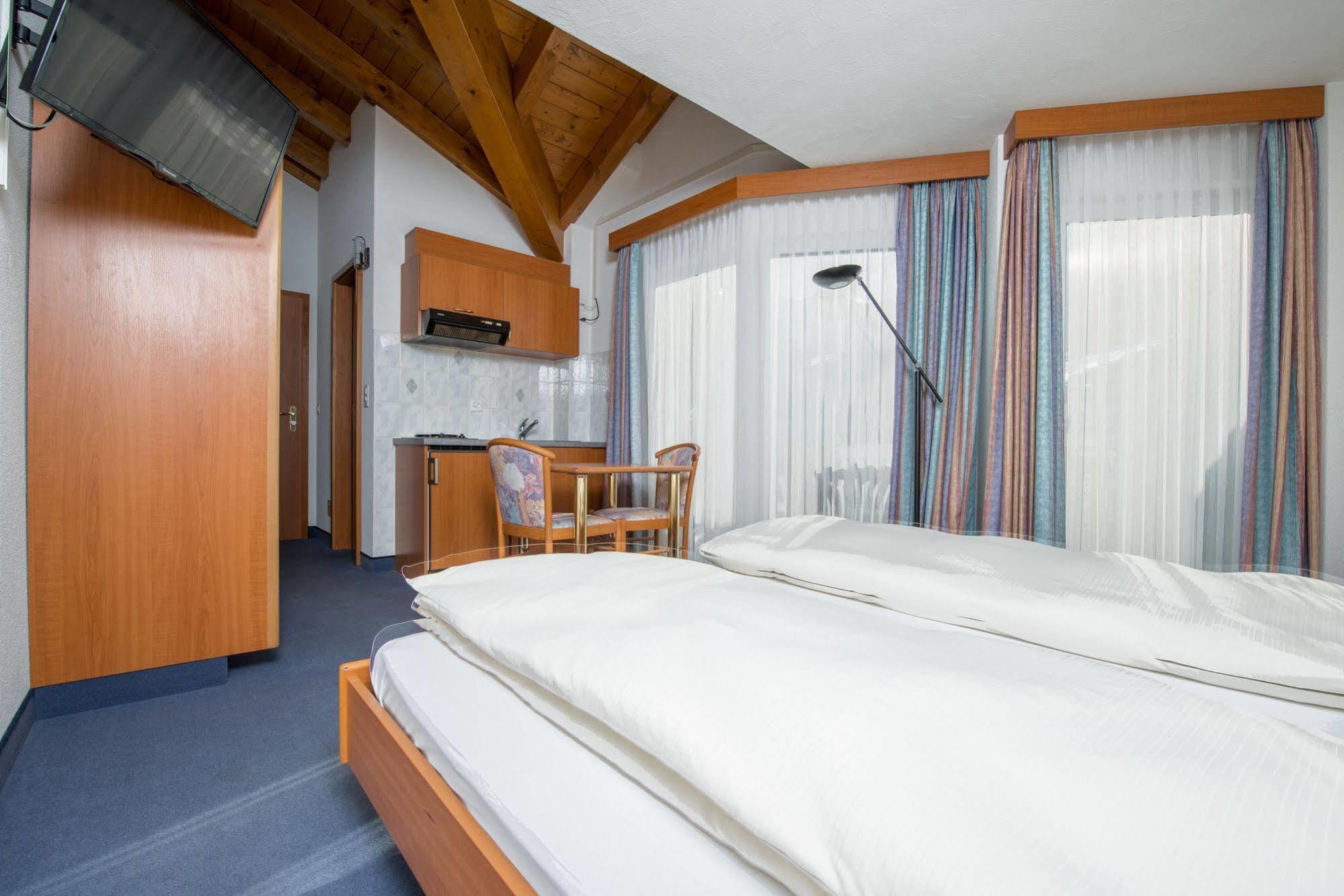 Hotel Alpenperle Saas-Fee Exterior foto